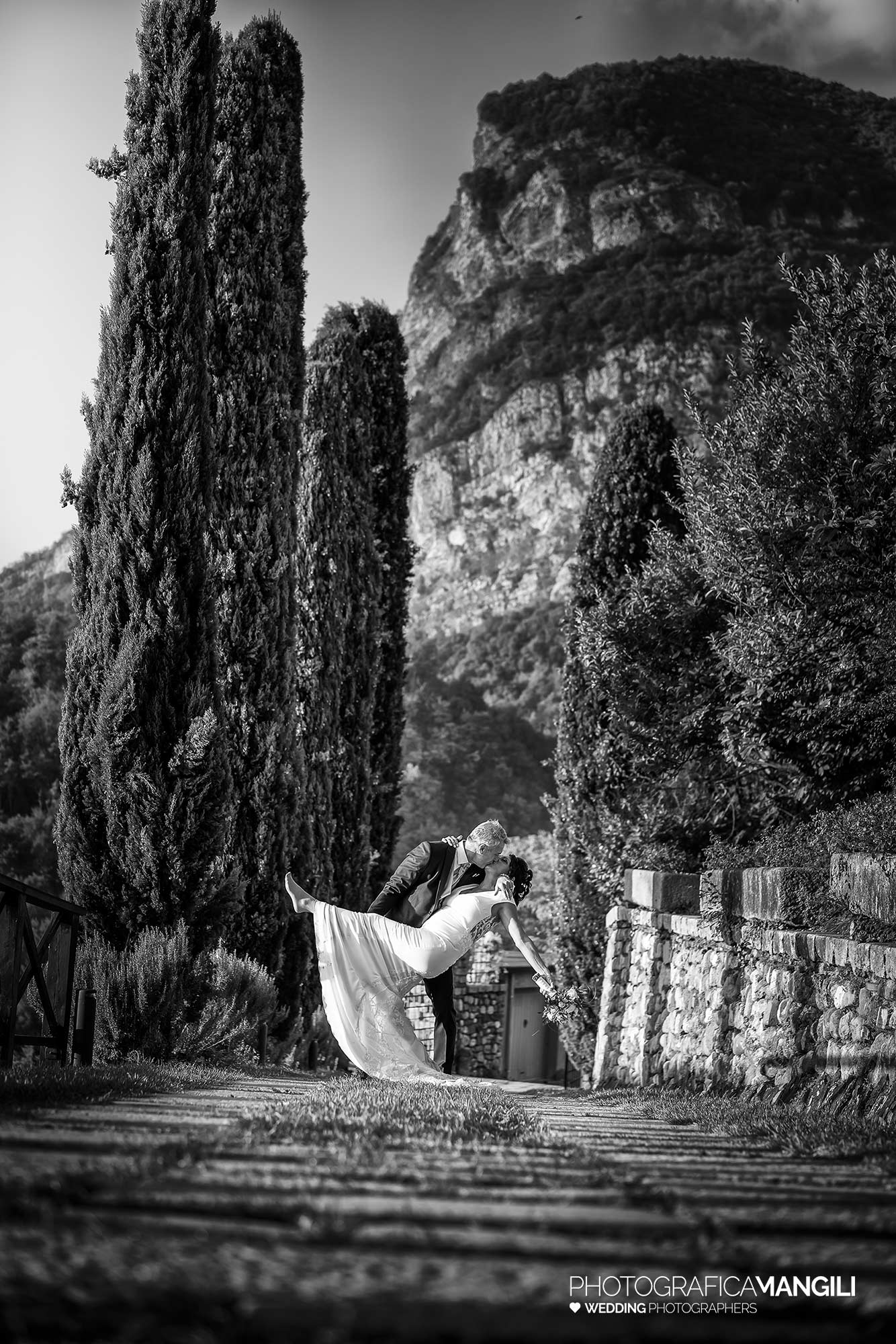 38 fotografo matrimonio reportage wedding ritratto sposi luce tramonto castello rossino calolziocorte lecco lago como 38 fotografo matrimonio reportage wedding ritratto sposi luce tramonto castello rossino calolziocorte lecco lago como