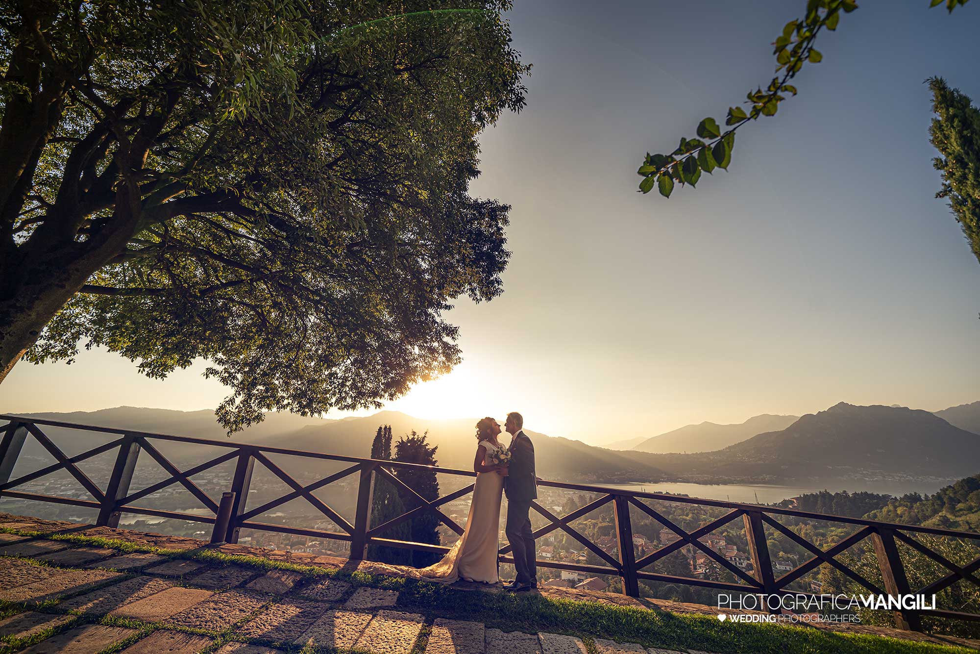 39 fotografo matrimonio reportage wedding ritratto sposi luce tramonto castello rossino calolziocorte lecco lago como 39 fotografo matrimonio reportage wedding ritratto sposi luce tramonto castello rossino calolziocorte lecco lago como