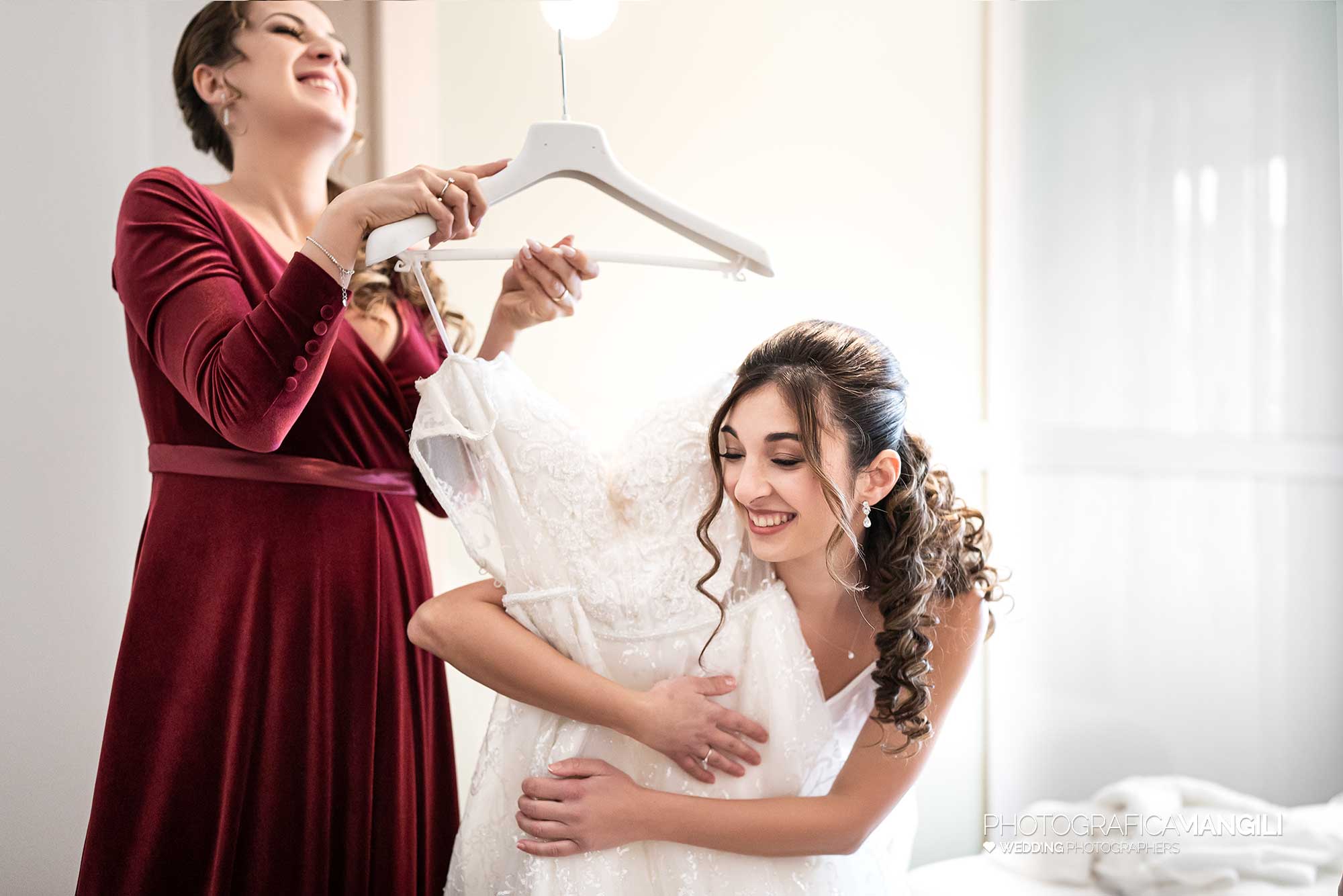 008 fotografo matrimonio wedding reportage preparazione casa sposa abito lecco 008 fotografo matrimonio wedding reportage preparazione casa sposa abito lecco