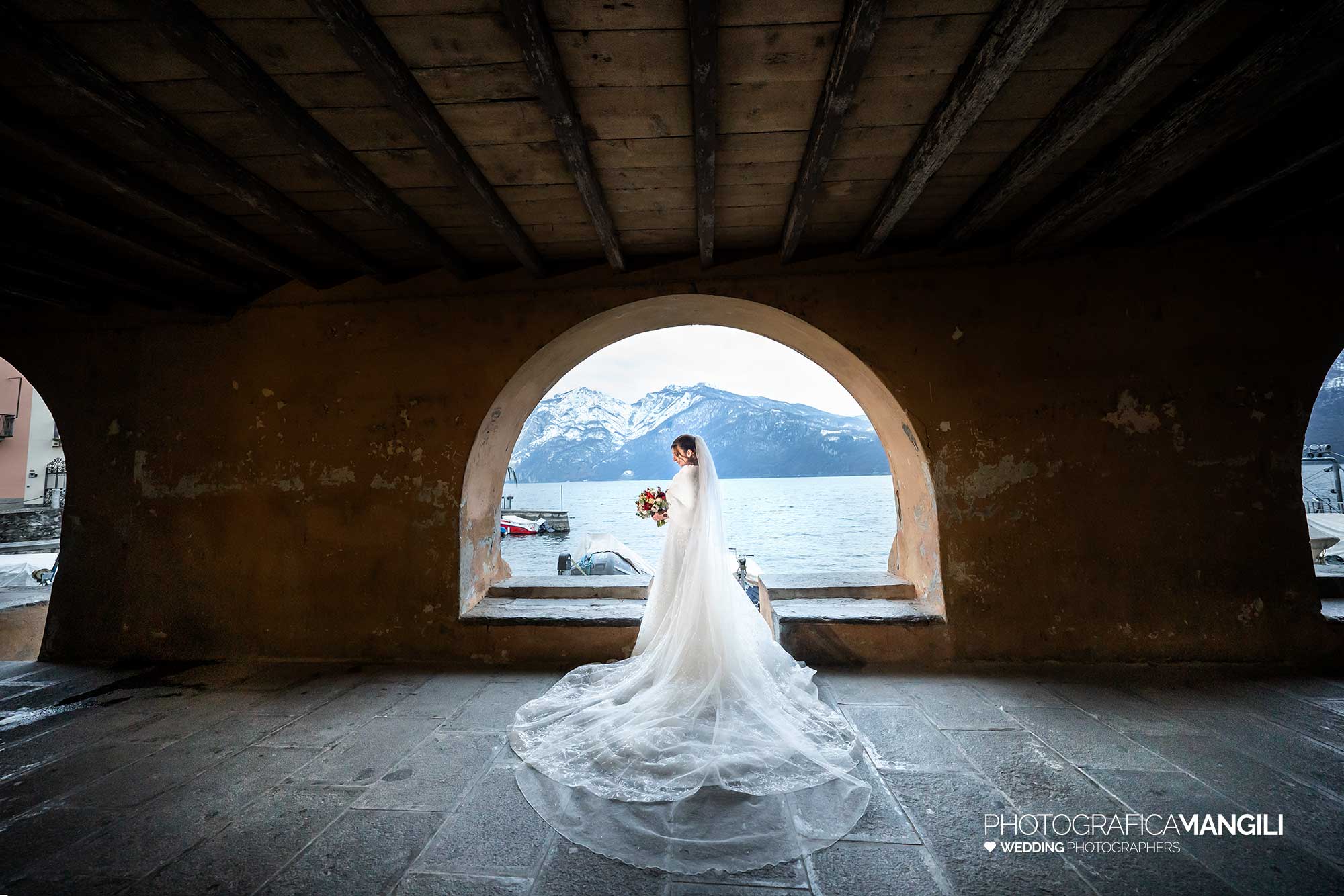 024 fotografo matrimonio invernale wedding reportage ritratto sposa lago como lecco 024 fotografo matrimonio invernale wedding reportage ritratto sposa lago como lecco