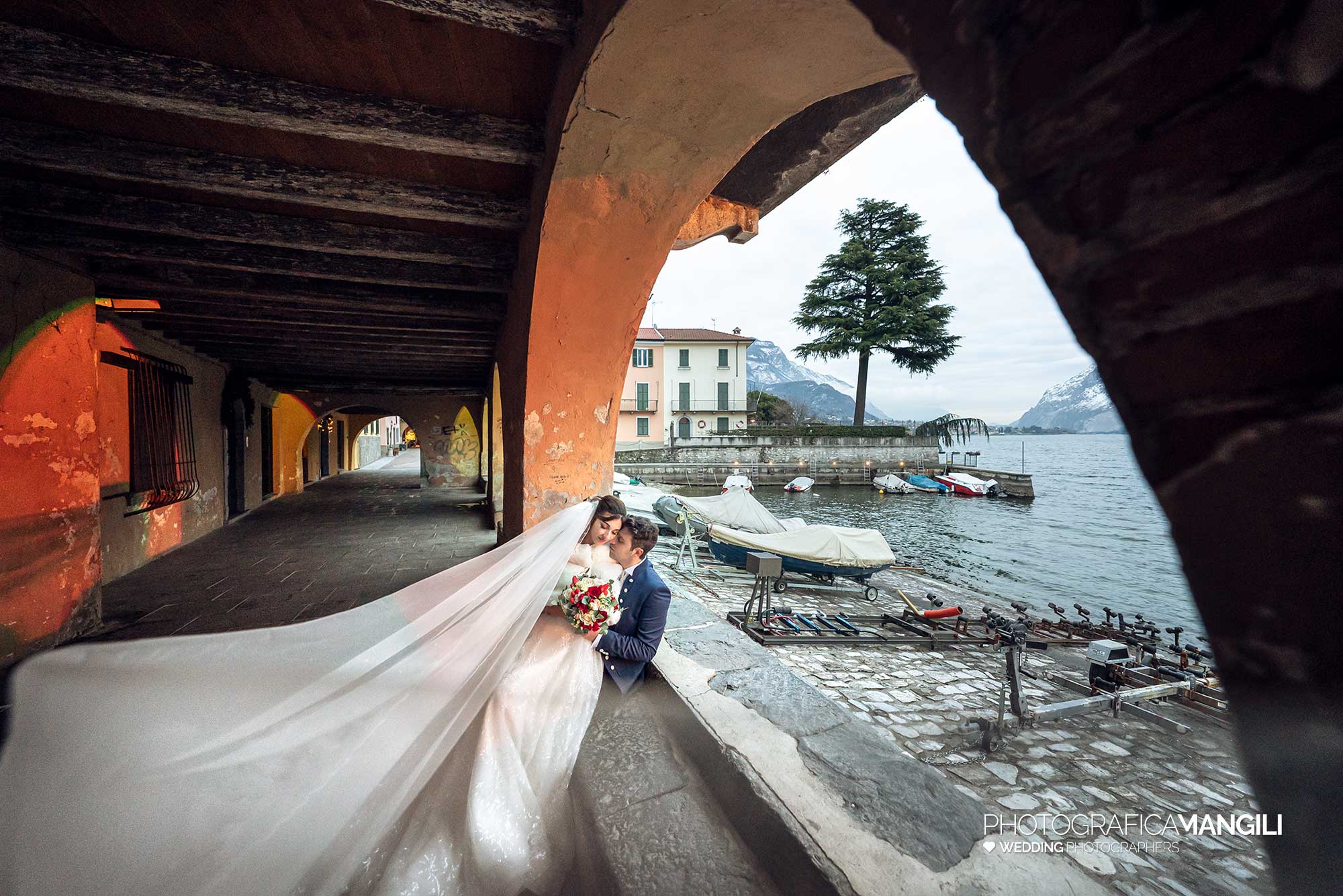 028 fotografo matrimonio invernale wedding reportage ritratto sposi velo lago como lecco 028 fotografo matrimonio invernale wedding reportage ritratto sposi velo lago como lecco