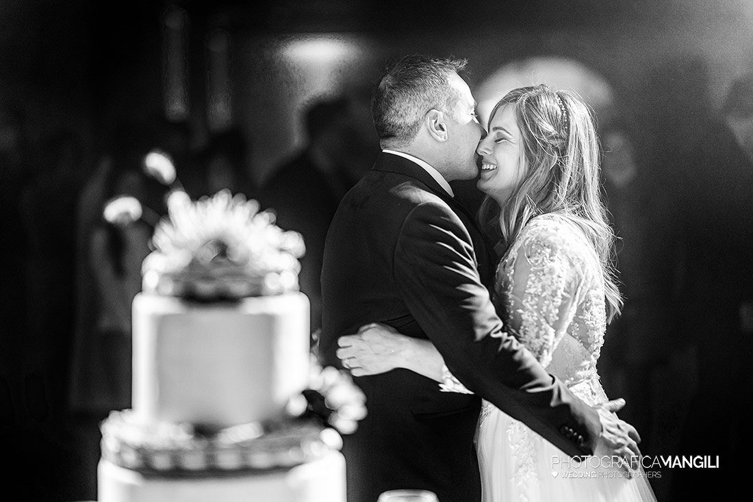 050 fotografo matrimonio wedding reportage bacio sposi taglio torta villa baiana franciacorta brescia 050 fotografo matrimonio wedding reportage bacio sposi taglio torta villa baiana franciacorta brescia