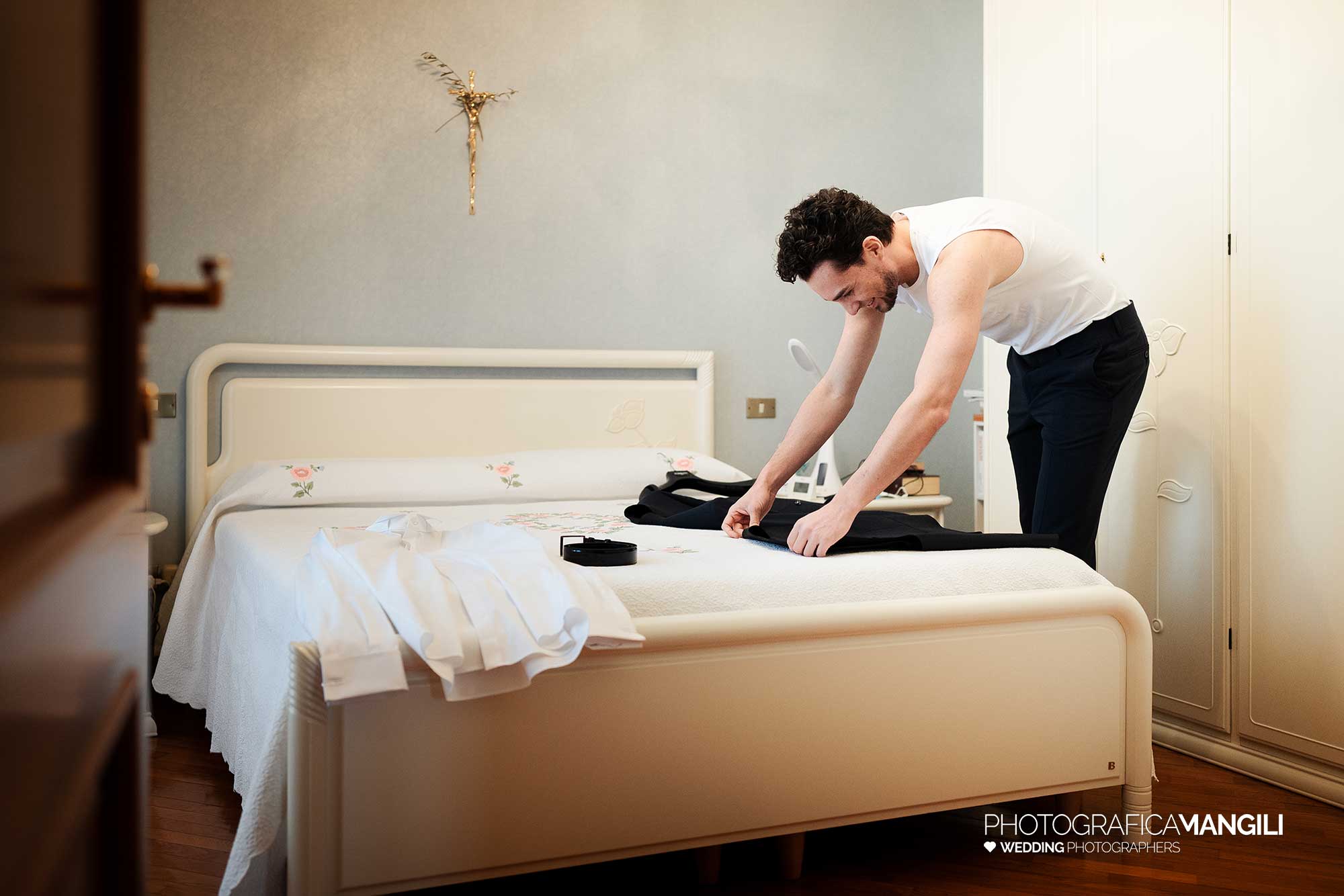 001 servizio fotografico matrimonio wedding reportage preparazione casa sposo brescia arianna riccardo 001 servizio fotografico matrimonio wedding reportage preparazione casa sposo brescia arianna riccardo