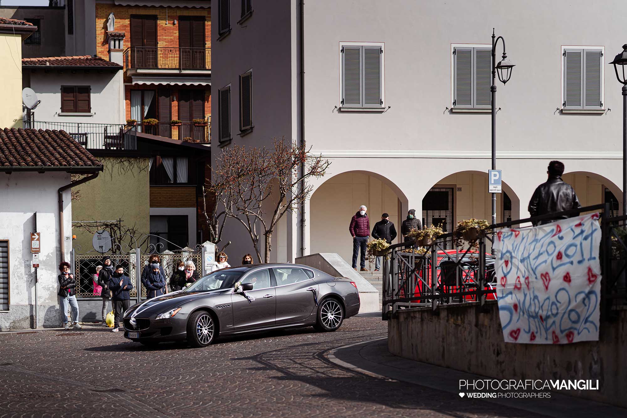 025 foto nozze wedding reportage arrivo macchina sposa brescia arianna riccardo 025 foto nozze wedding reportage arrivo macchina sposa brescia arianna riccardo