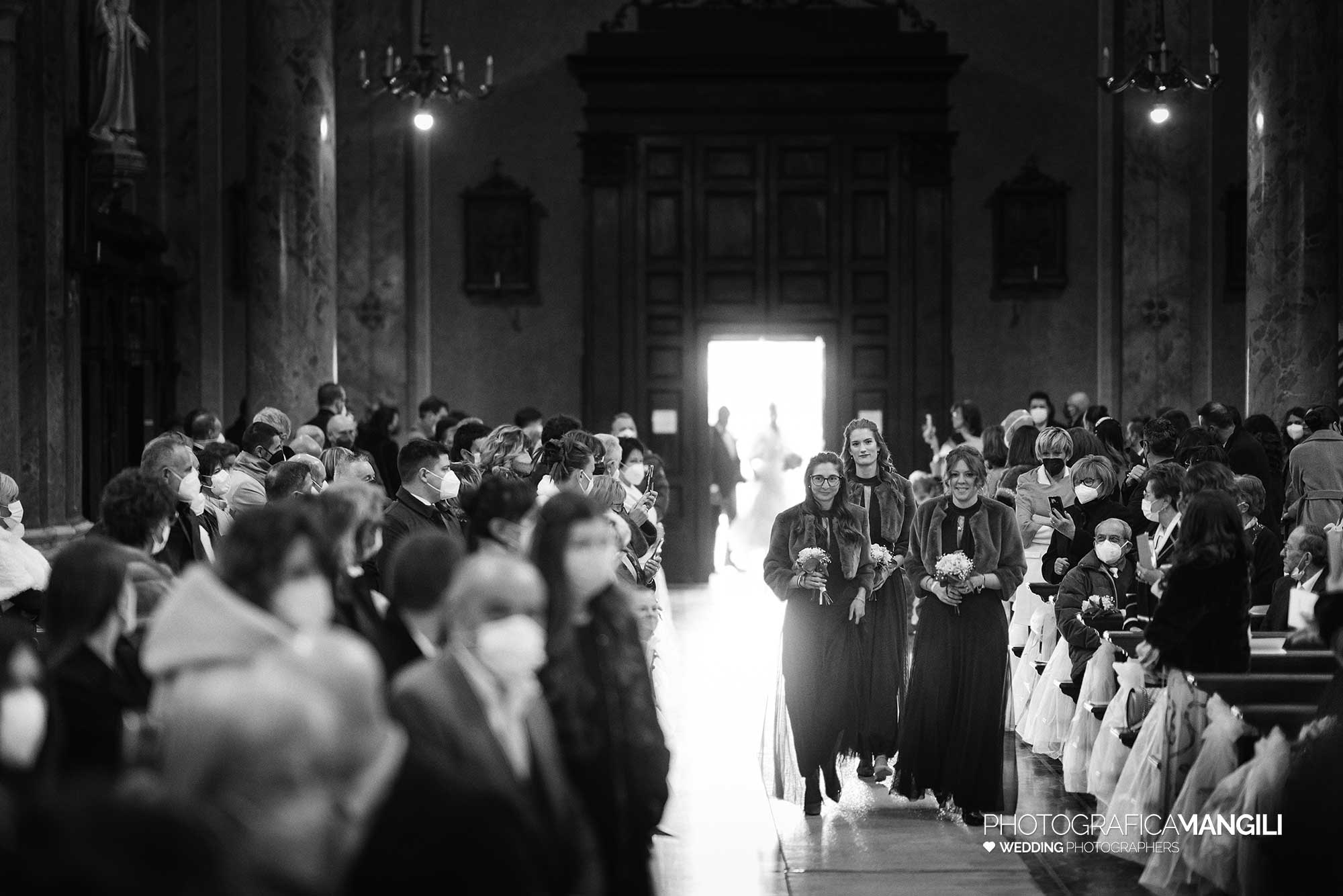 031 servizio fotografico matrimonio wedding reportage damigelle ingresso chiesa brescia arianna riccardo 031 servizio fotografico matrimonio wedding reportage damigelle ingresso chiesa brescia arianna riccardo