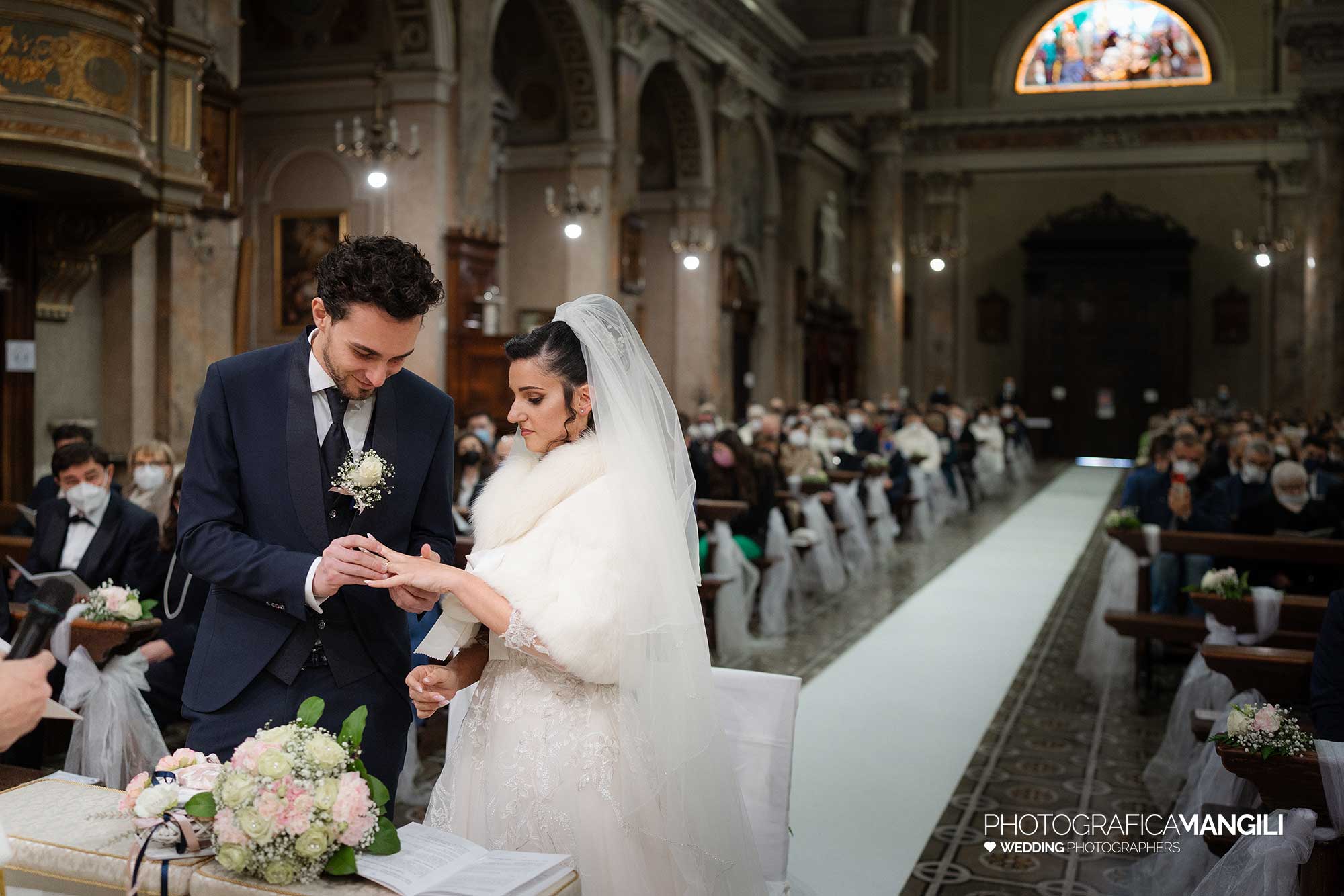 038 servizio fotografico matrimonio wedding reportage sposi chiesa scambio anelli brescia arianna riccardo 038 servizio fotografico matrimonio wedding reportage sposi chiesa scambio anelli brescia arianna riccardo