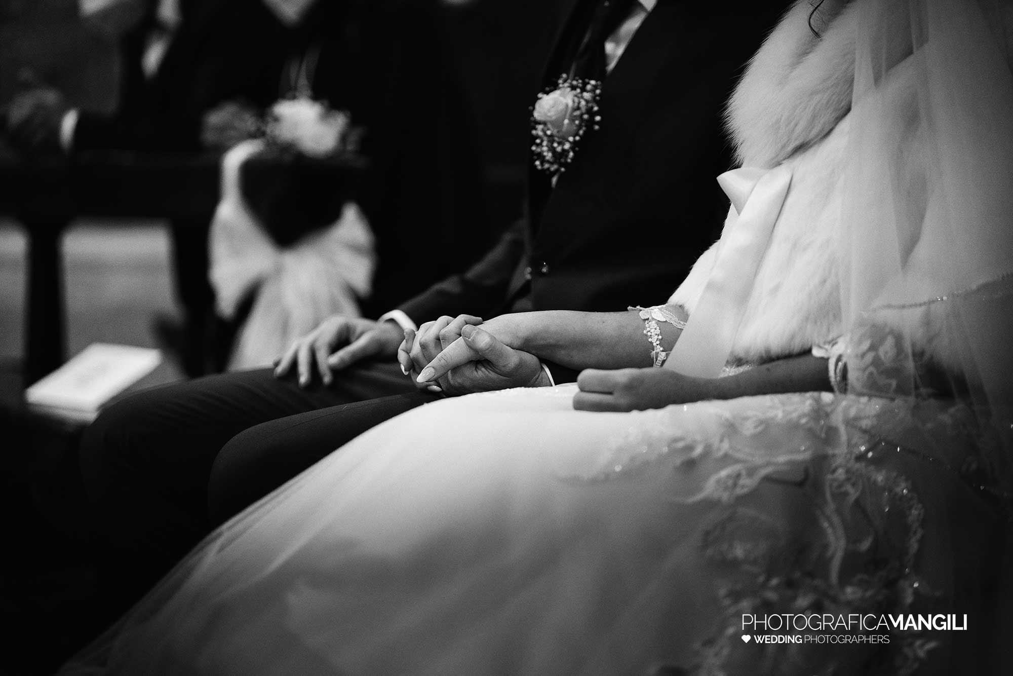 039 fotografo matrimonio wedding reportage sposi chiesa mani fedi brescia arianna riccardo 039 fotografo matrimonio wedding reportage sposi chiesa mani fedi brescia arianna riccardo