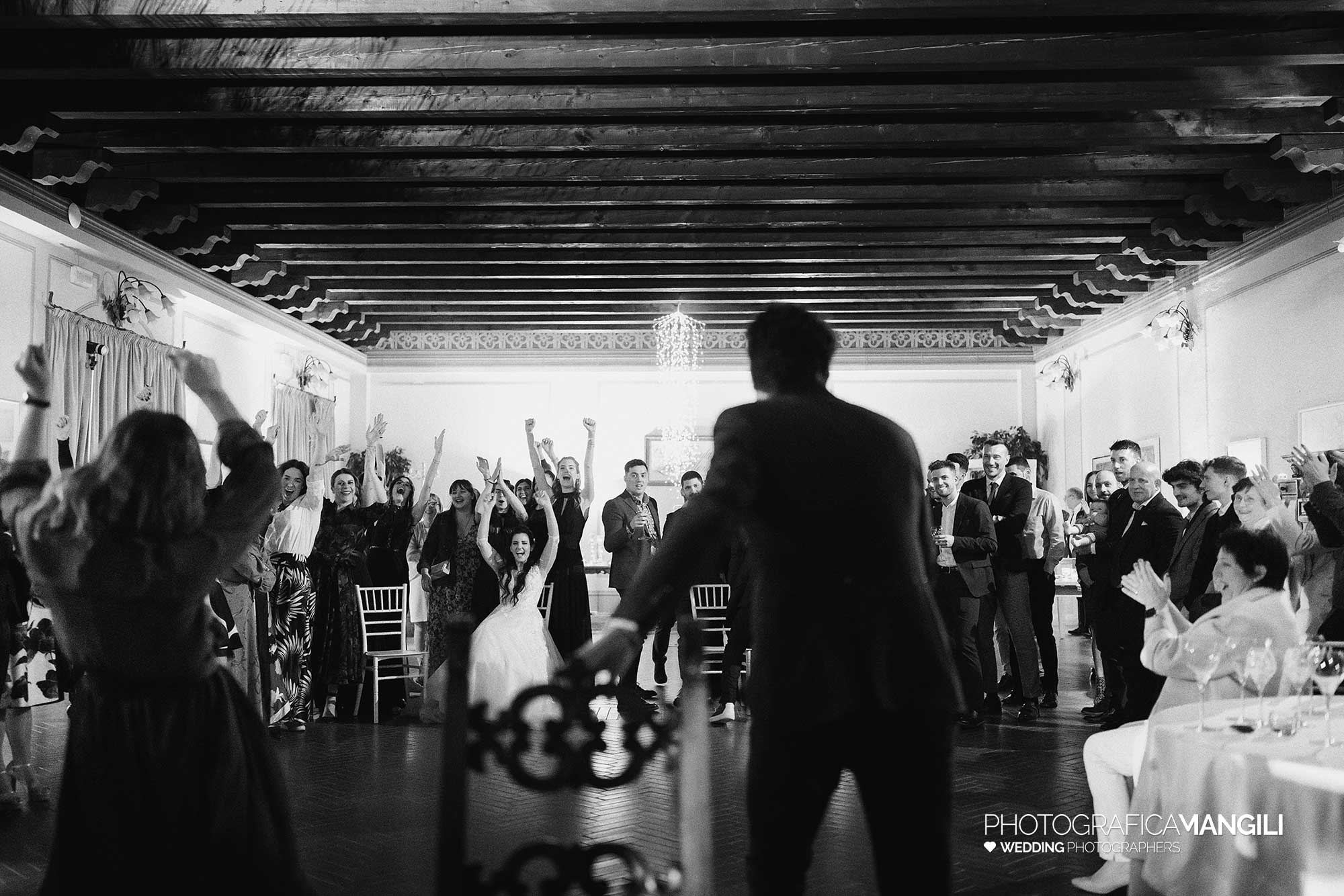 110 servizio fotografico matrimonio wedding reportage festa gioco amici sposi villa baiana franciacorta brescia arianna riccardo 110 servizio fotografico matrimonio wedding reportage festa gioco amici sposi villa baiana franciacorta brescia arianna riccardo