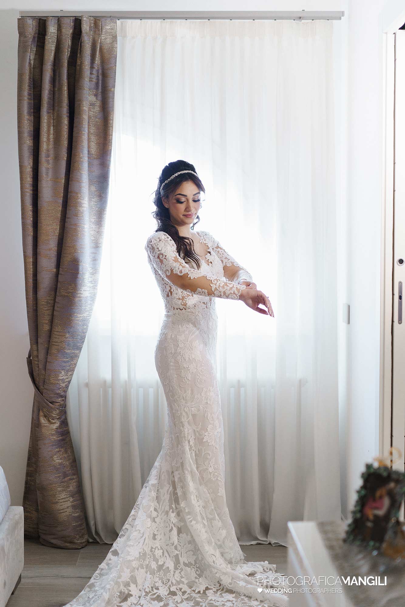 010 fotografo matrimonio wedding reportage vestizione sposa cislago varese yvonne marco 010 fotografo matrimonio wedding reportage vestizione sposa cislago varese yvonne marco