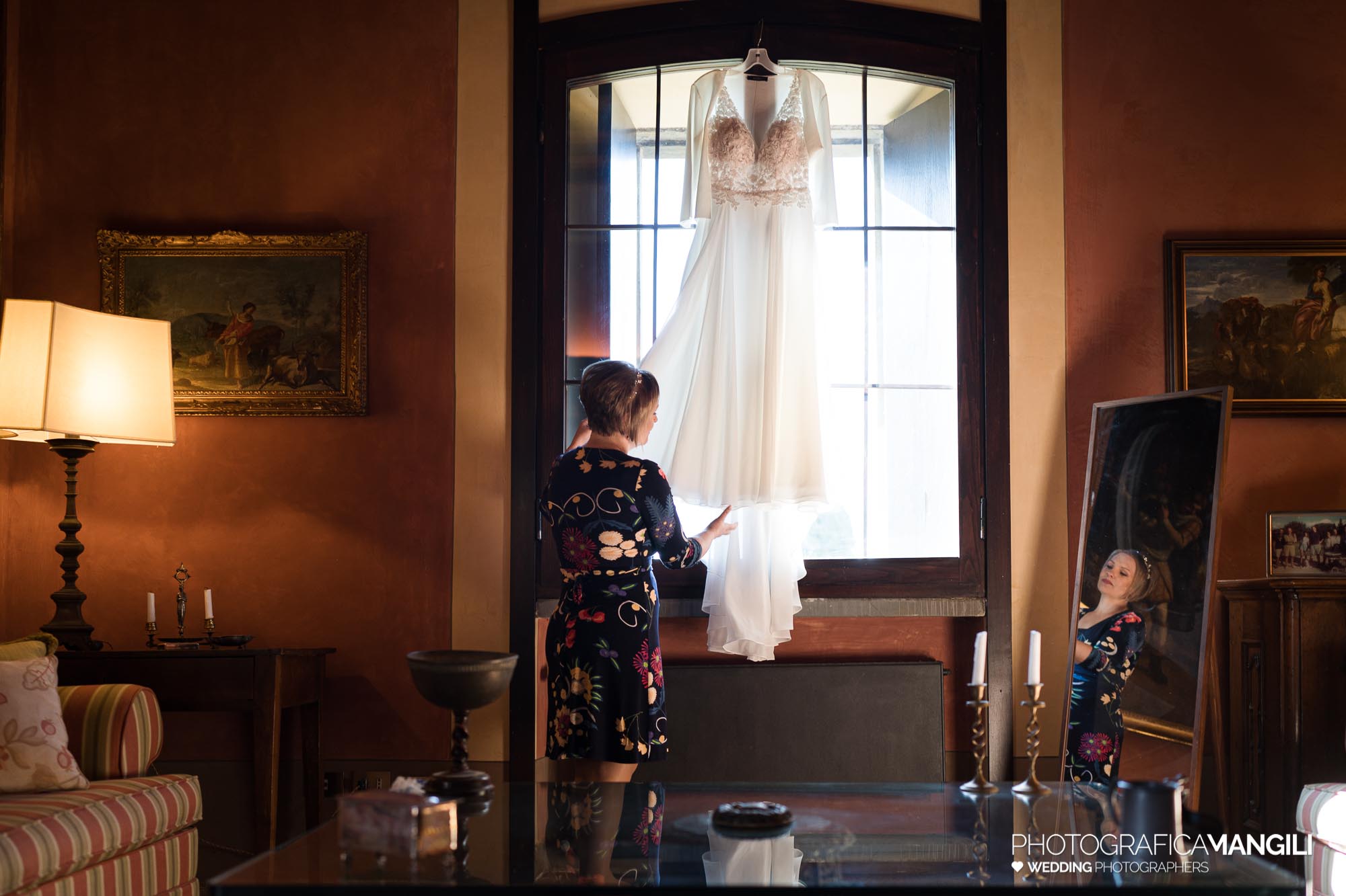 011 fotografo matrimoniuo wedding reportage preparazione sposa abito castello di rossino lecco lago di como steffi giacomo