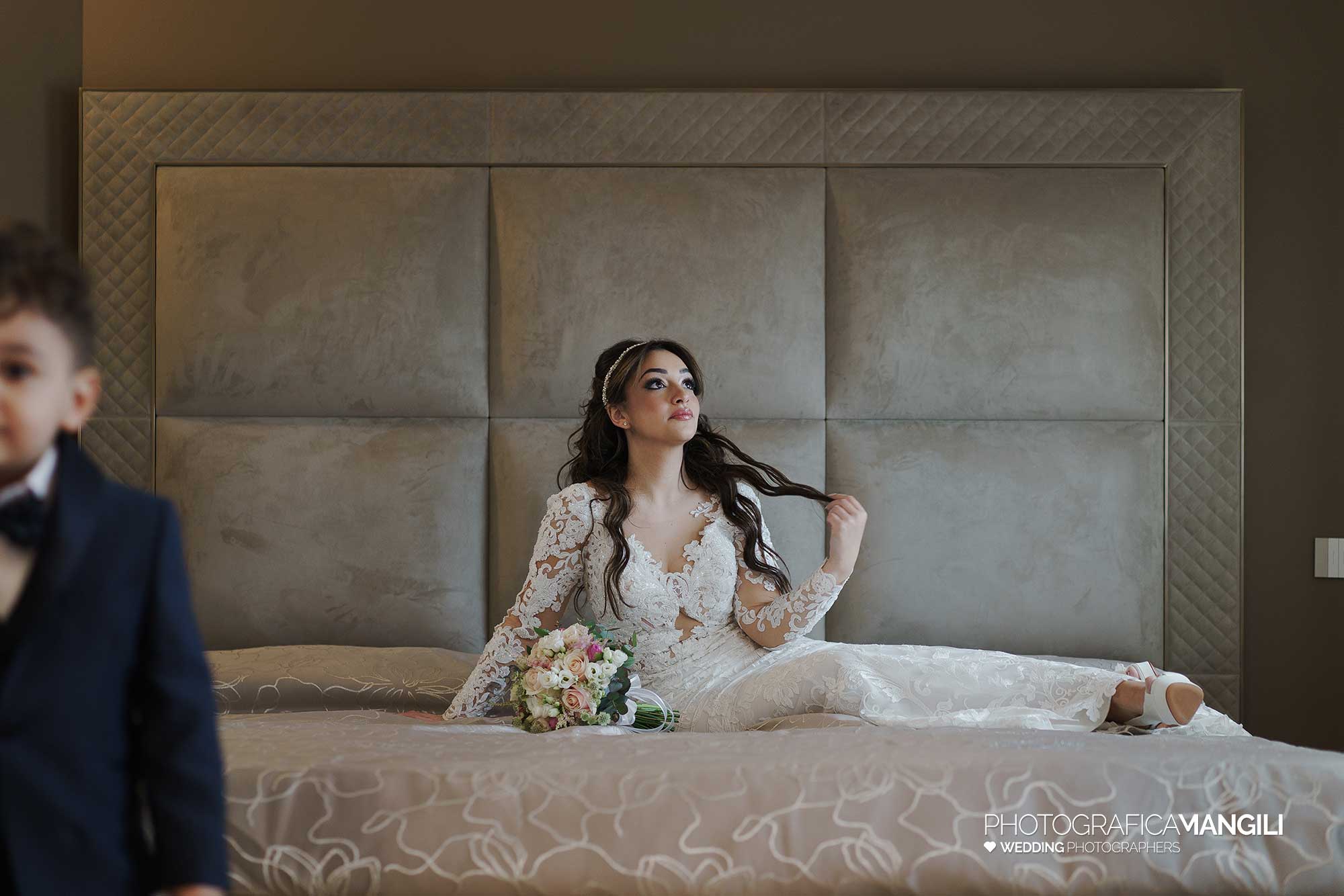 014 fotografo matrimonio wedding reportage vestizione sposa cislago varese yvonne marco 014 fotografo matrimonio wedding reportage vestizione sposa cislago varese yvonne marco