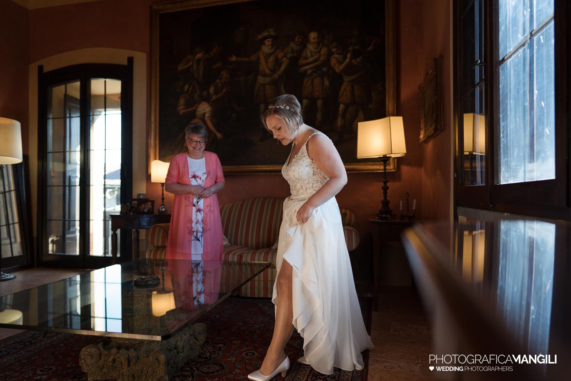 015 servizio fotografico wedding reportage preparazione sposa vestito castello di rossino lecco lago di como steffi giacomo
