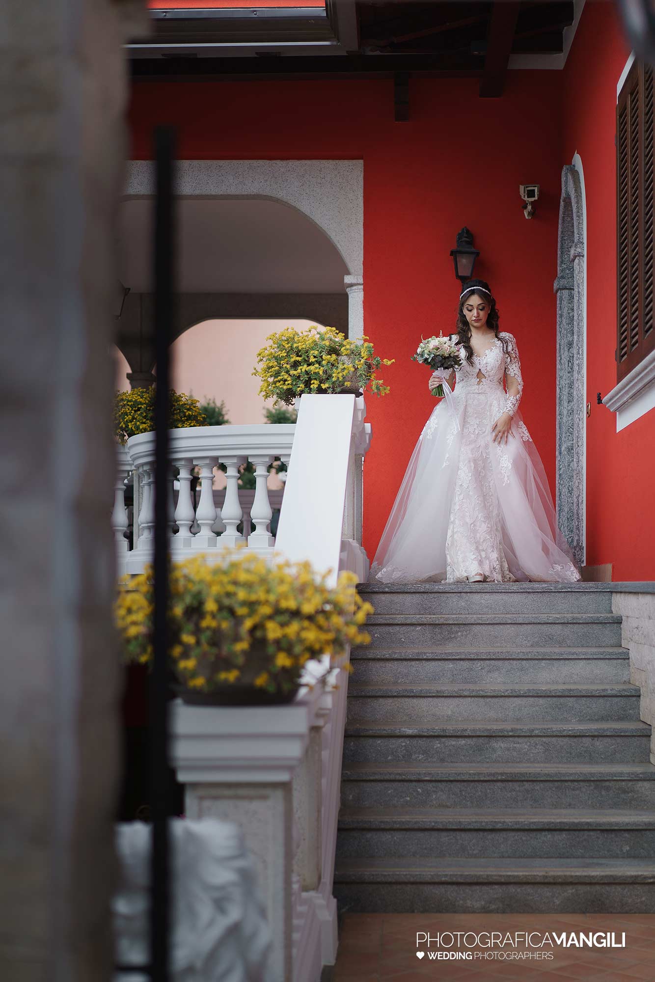 022 fotografo matrimonio wedding reportage uscita casa sposa cislago varese yvonne marco 022 fotografo matrimonio wedding reportage uscita casa sposa cislago varese yvonne marco