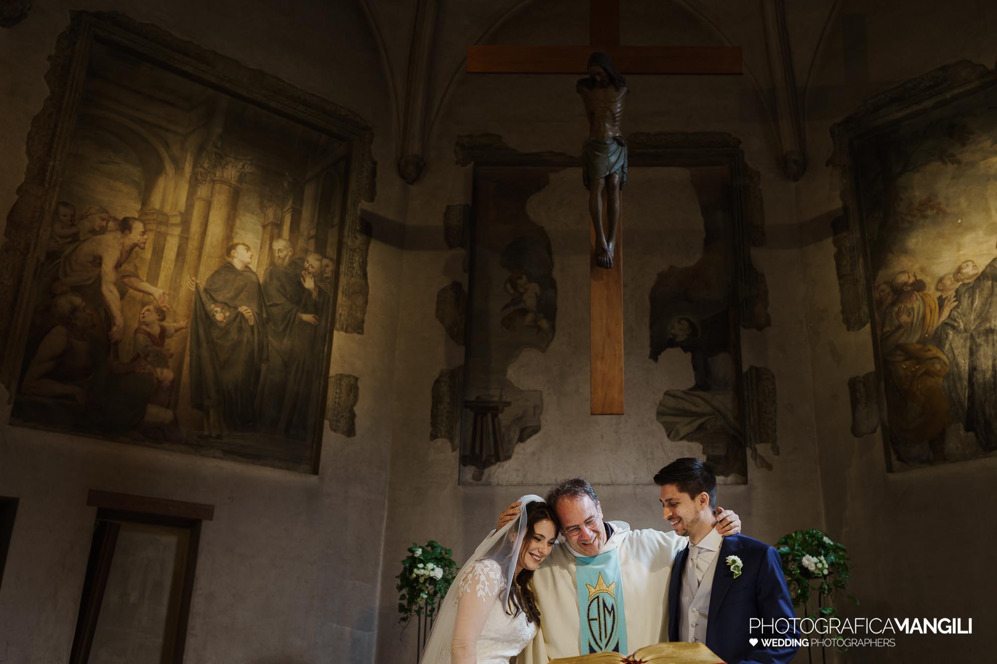032 foto nozze wedding reportage sposi rito religioso scambio anelli fedi chiesa milano chiara oliviero