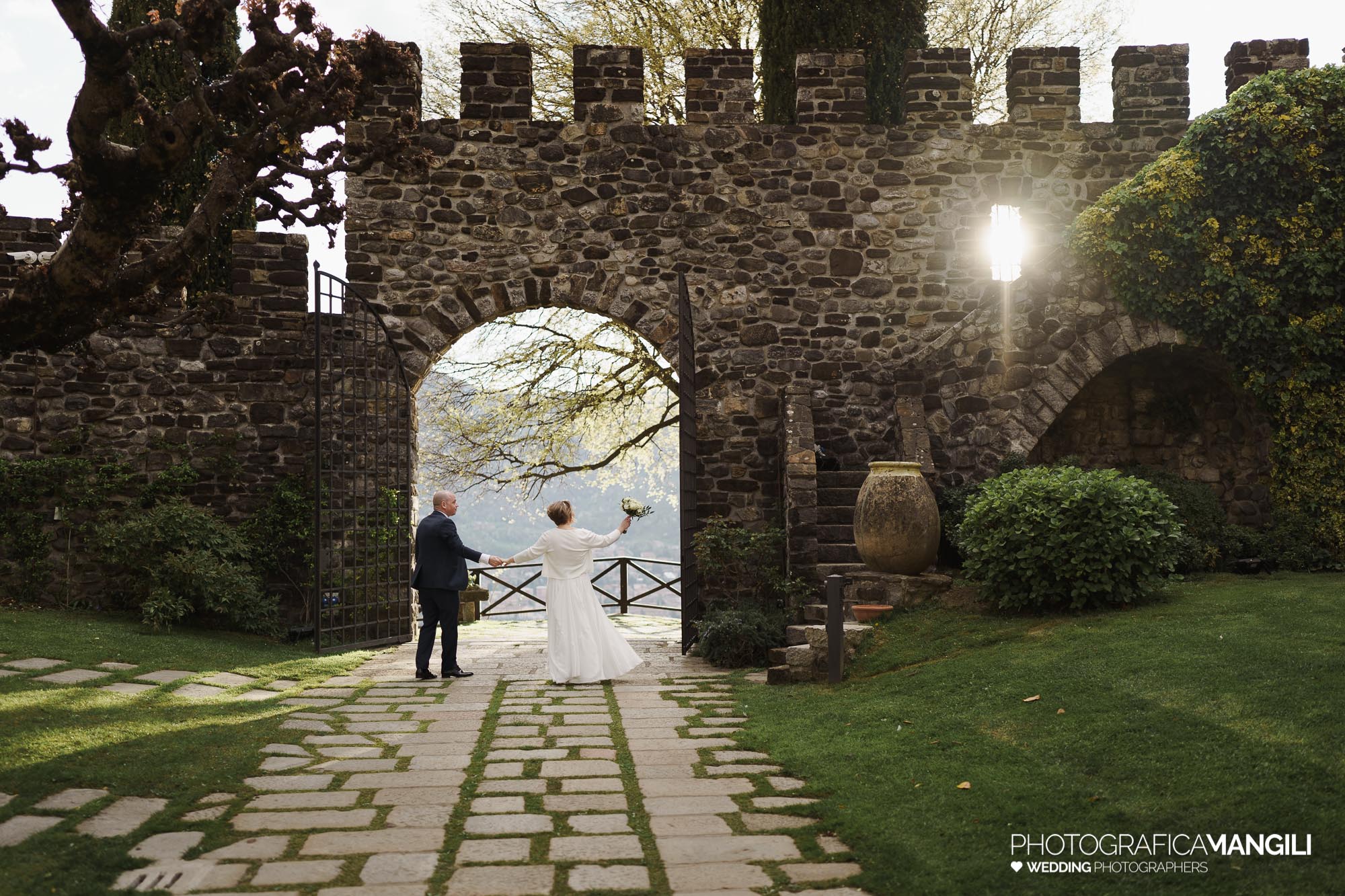 037 immagini matrimonio wedding reportage ritratto luce tramonto sposi castello di rossino lecco lago di como steffi giacomo