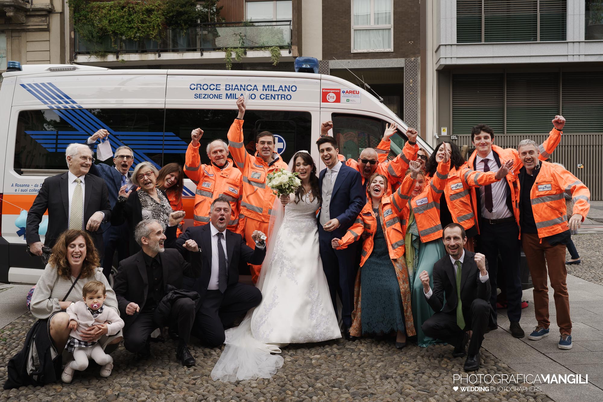042 foto nozze wedding reportage sposi rito religioso volontari soccorso chiesa milano chiara oliviero