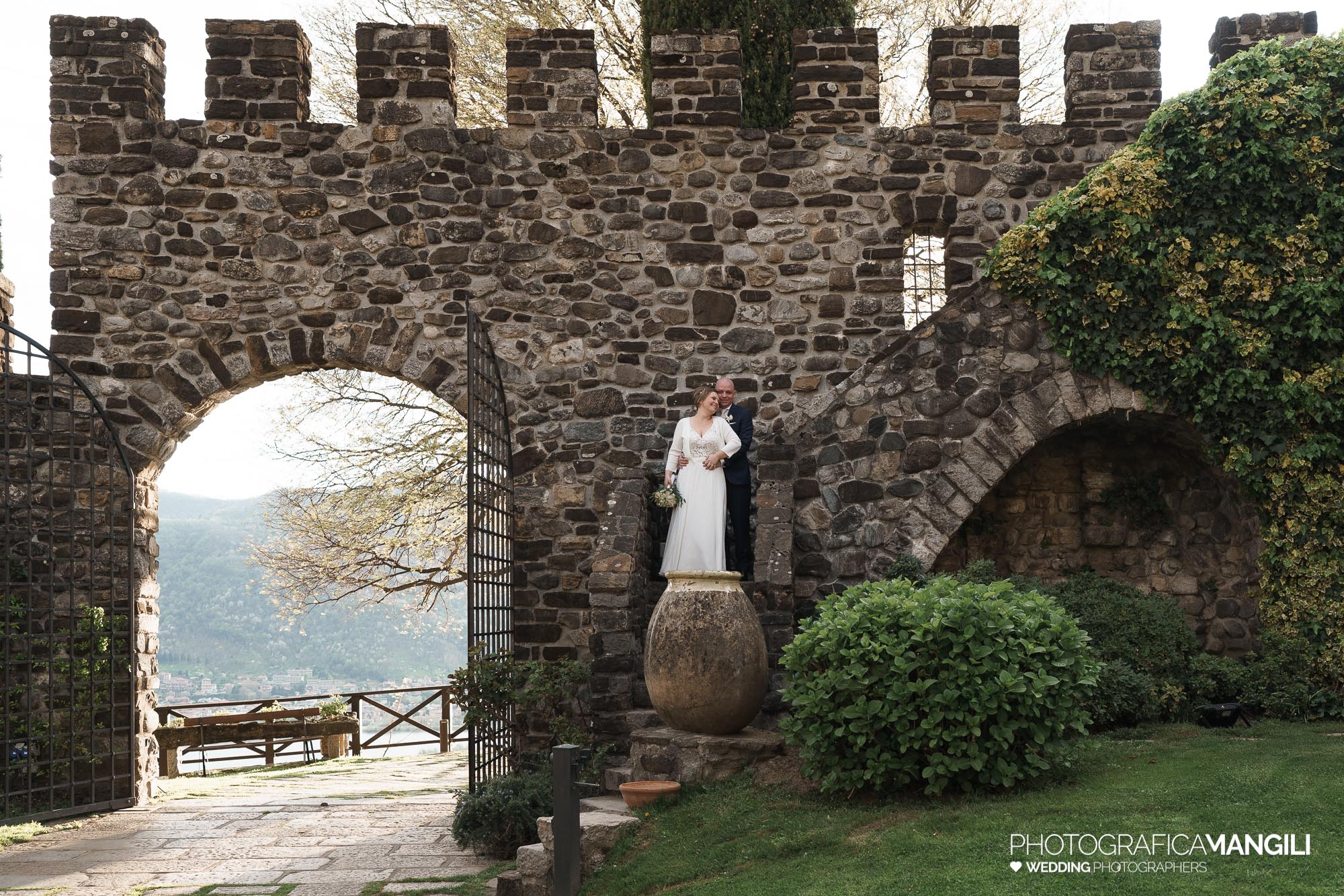 043 servizio fotografico wedding reportage ritratto romantico sposi castello di rossino lecco lago di como steffi giacomo