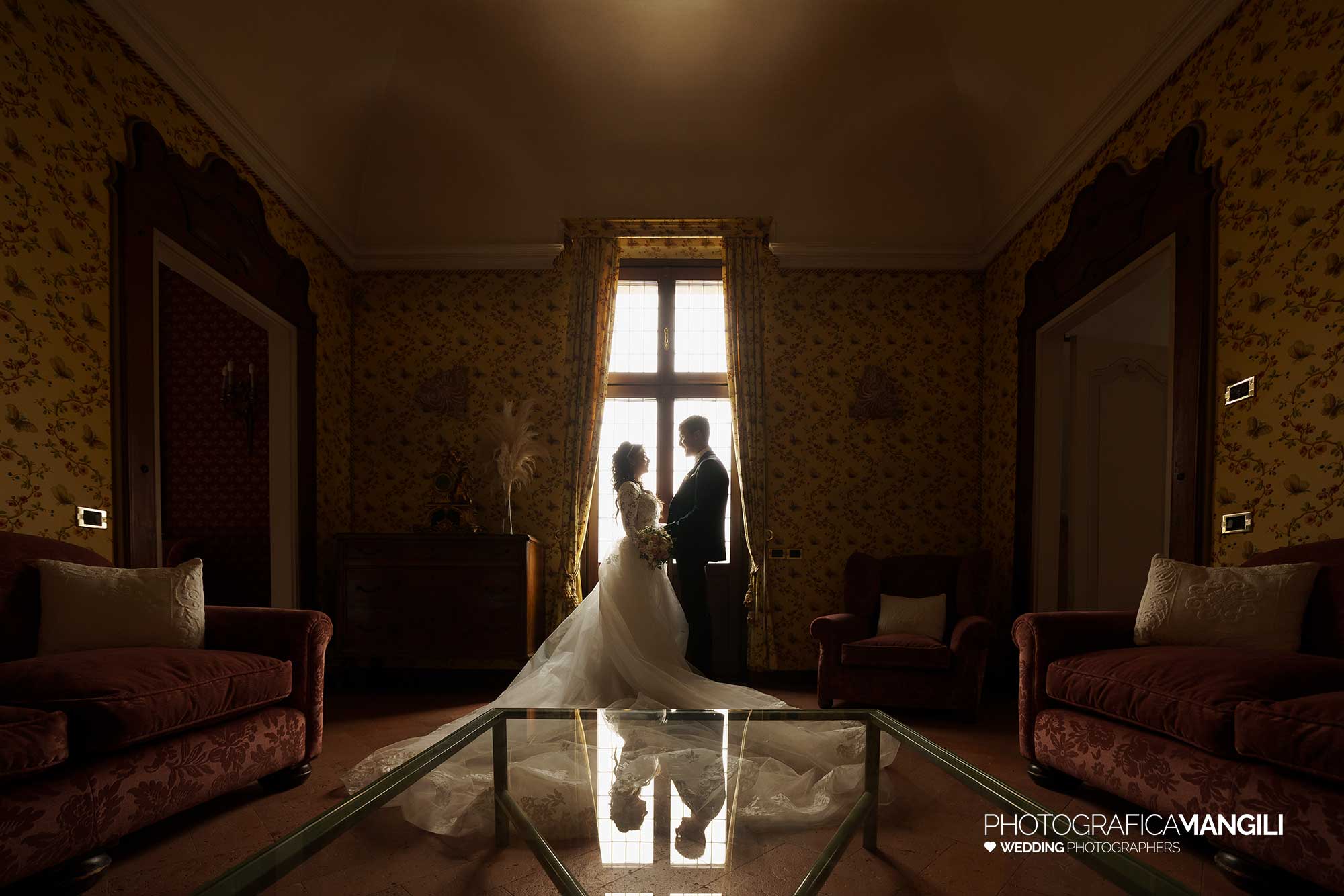 046 fotografo matrimonio wedding reportage ritratto romantico sposi interni villa valenca rovato brescia yvonne marco 046 fotografo matrimonio wedding reportage ritratto romantico sposi interni villa valenca rovato brescia yvonne marco