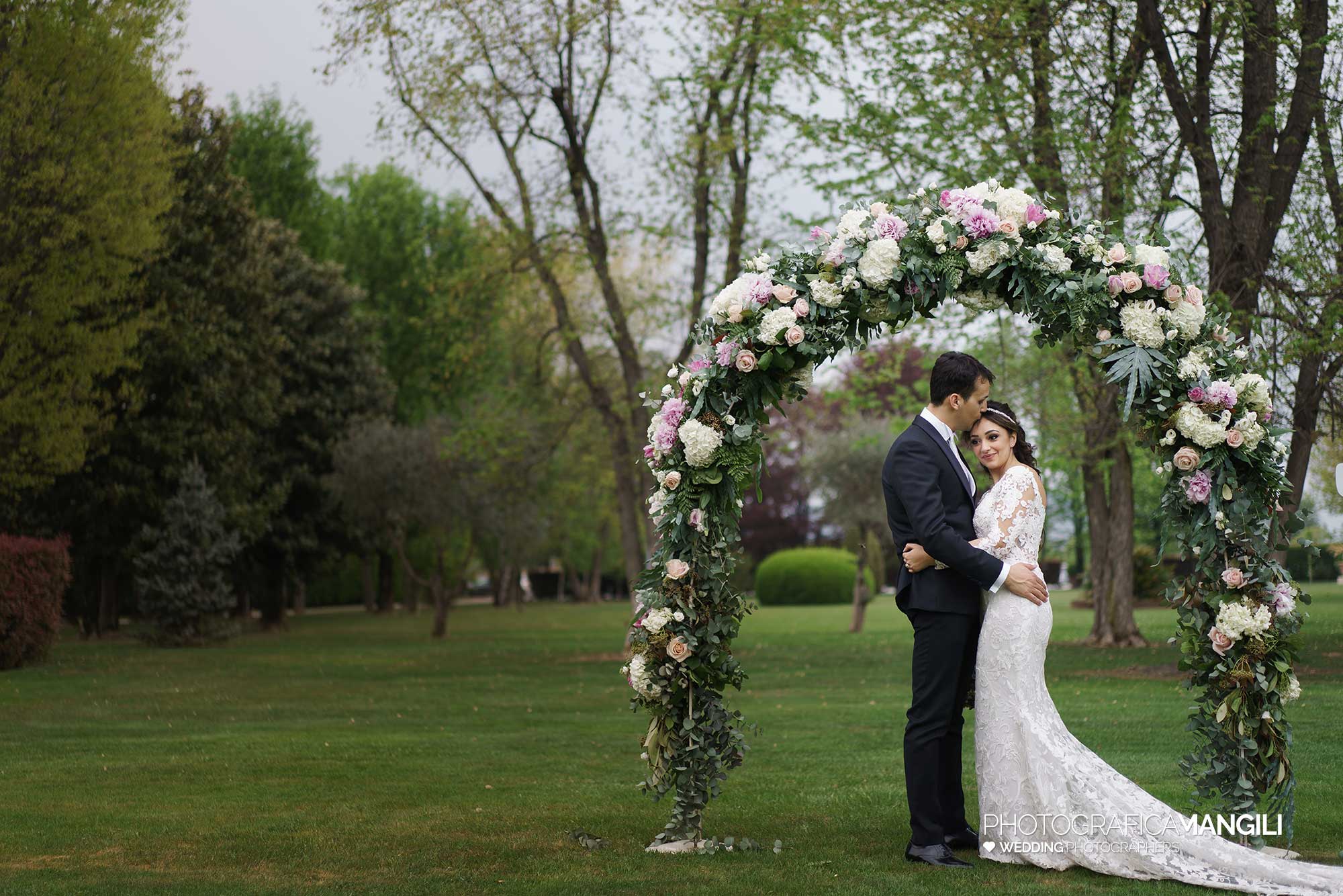 055 fotografo matrimonio wedding reportage sposi giardini villa valenca rovato brescia yvonne marco 055 fotografo matrimonio wedding reportage sposi giardini villa valenca rovato brescia yvonne marco