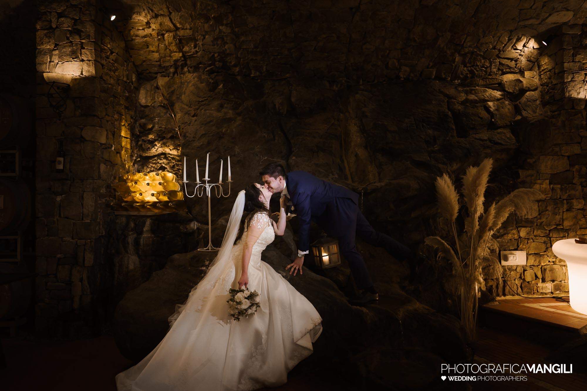 059 foto nozze wedding reportage ritratto spontaneo sposi bacio romantico il fontanile gandosso bergamo chiara oliviero