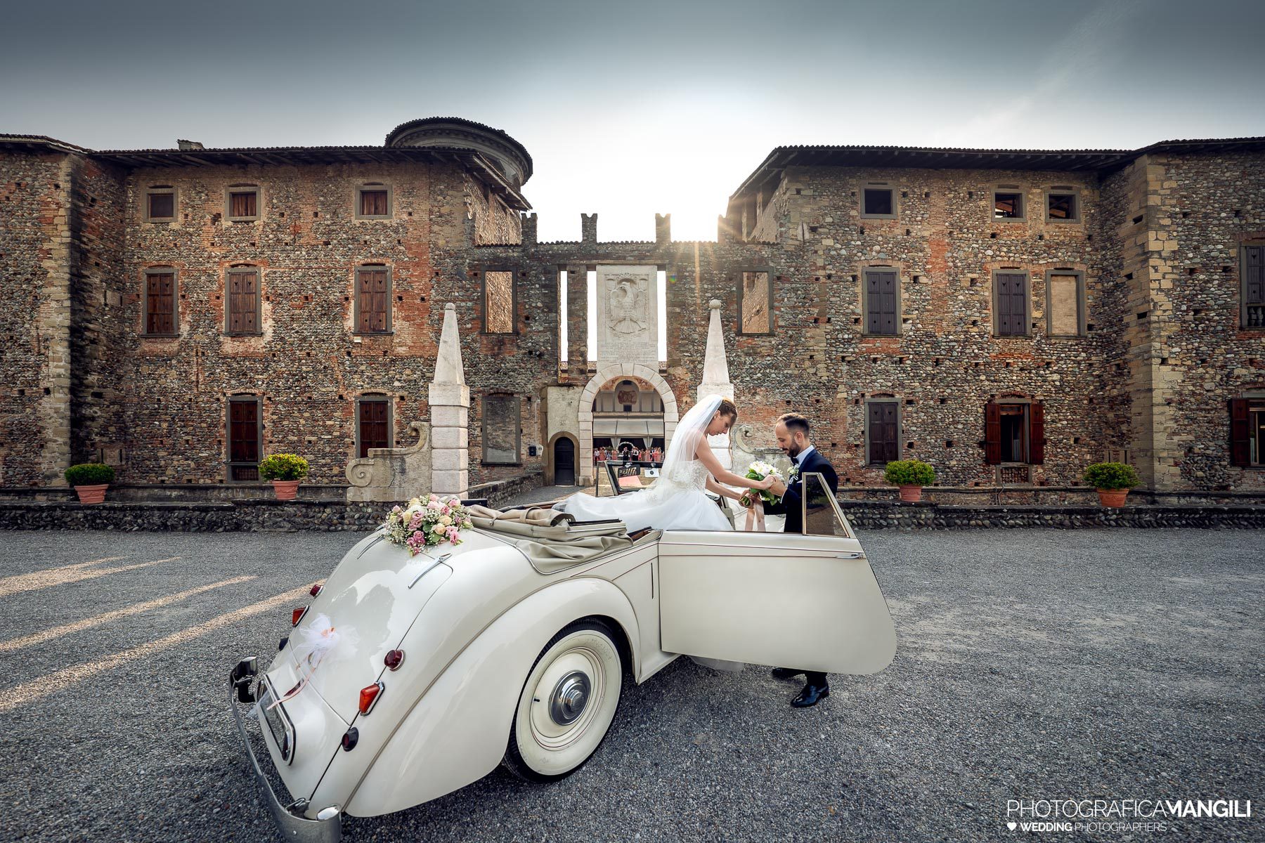 Castello di Cavernago Fotografo Matrimonio Bergamo 002 Castello di Cavernago