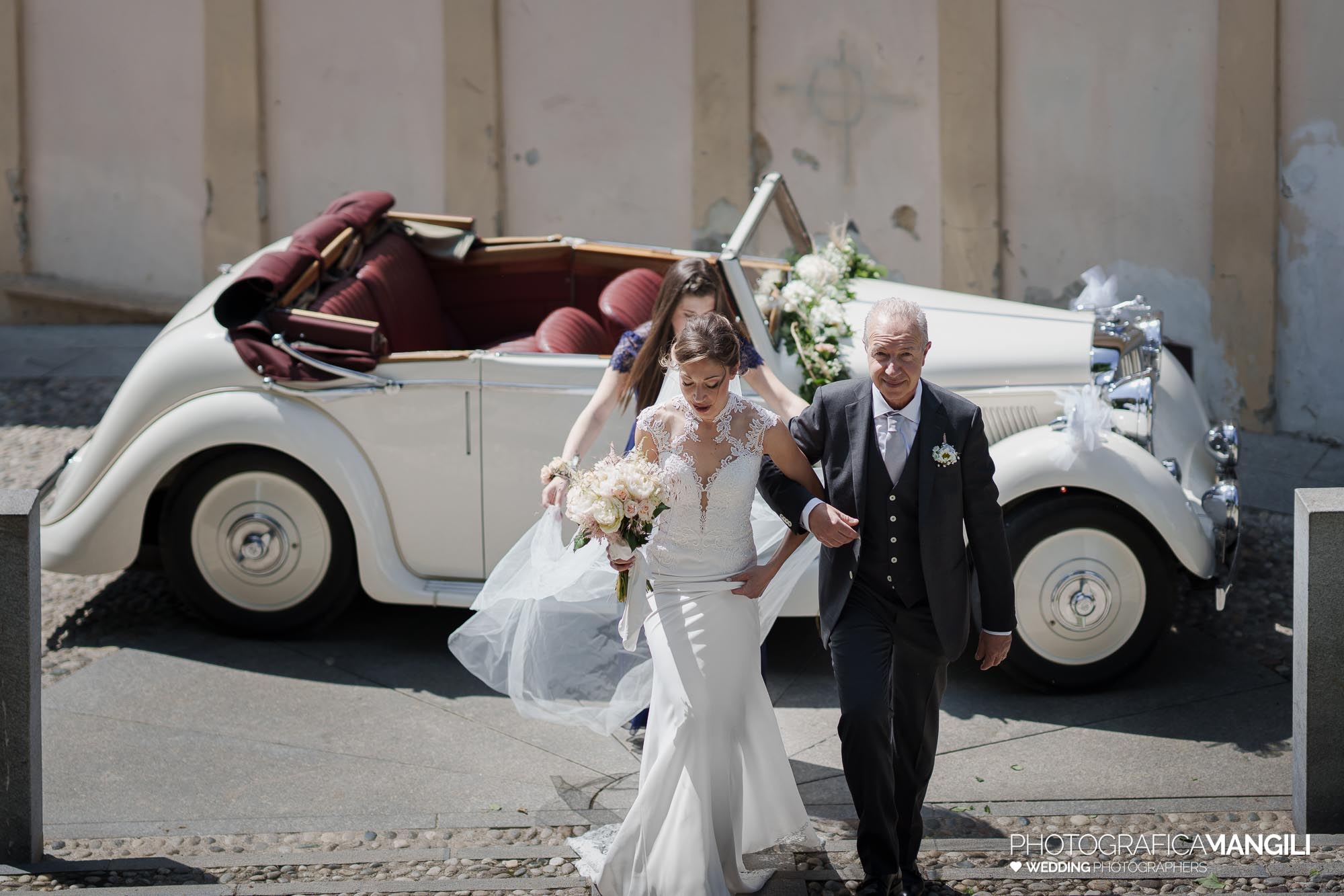 fotografo matrimonio villa subaglio ingresso sposa federica riccardo 030