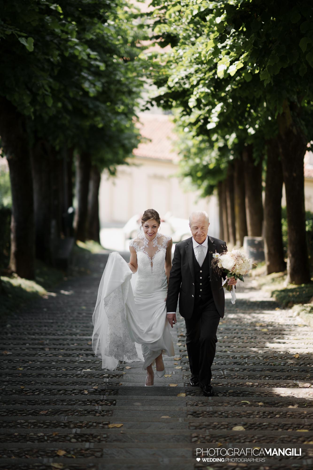 fotografo matrimonio villa subaglio ingresso sposa federica riccardo 032