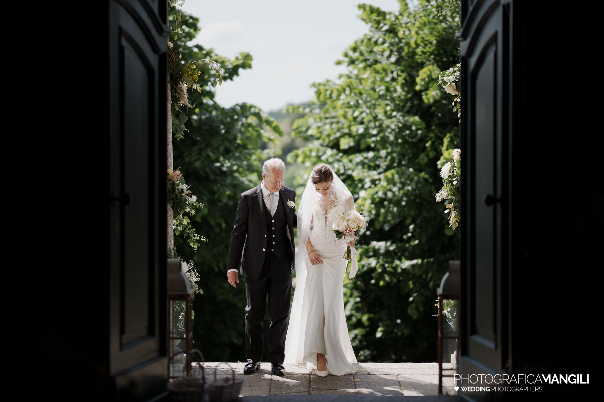 fotografo matrimonio villa subaglio ingresso sposa federica riccardo 035