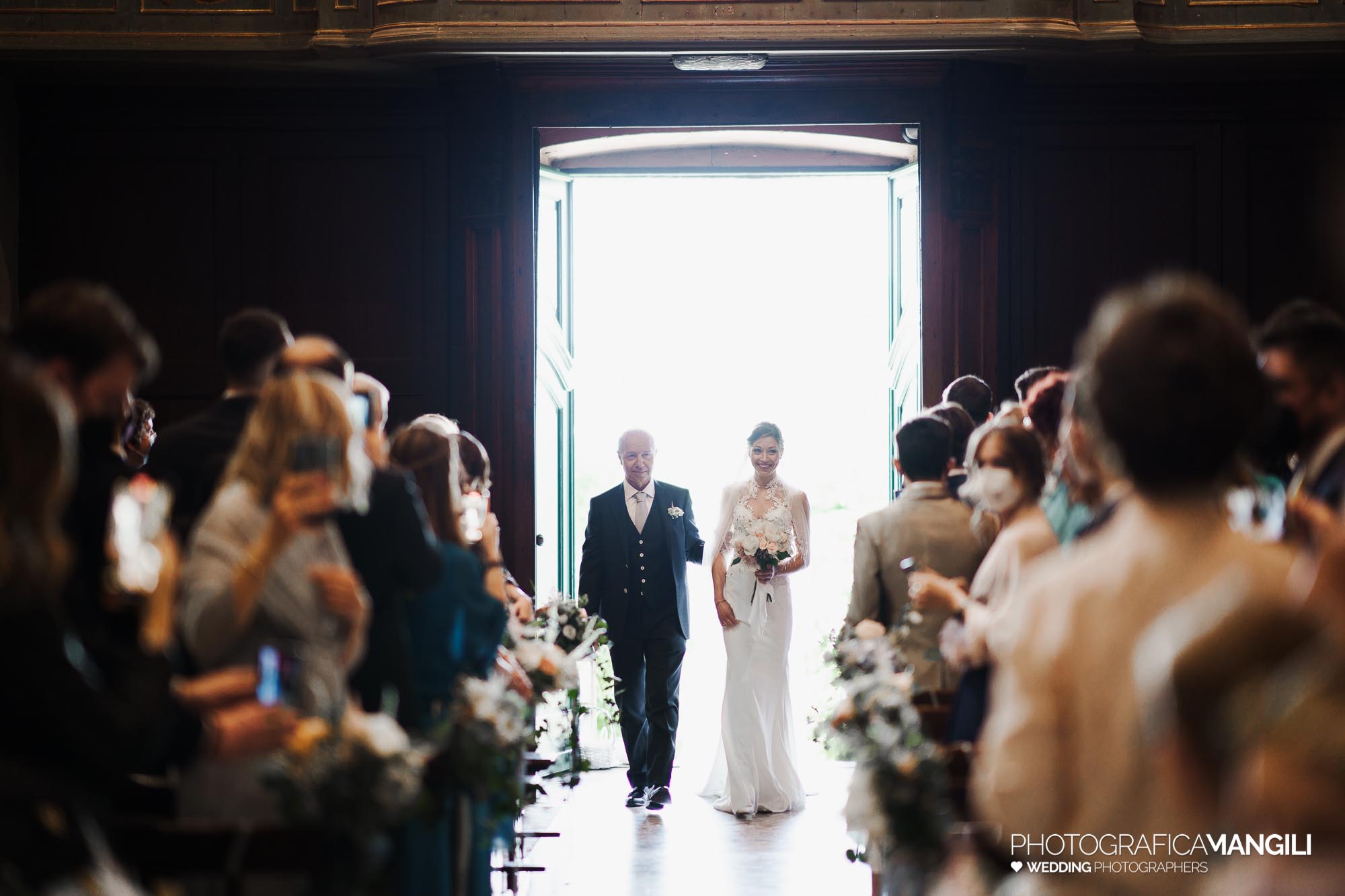 fotografo matrimonio villa subaglio ingresso sposa federica riccardo 037