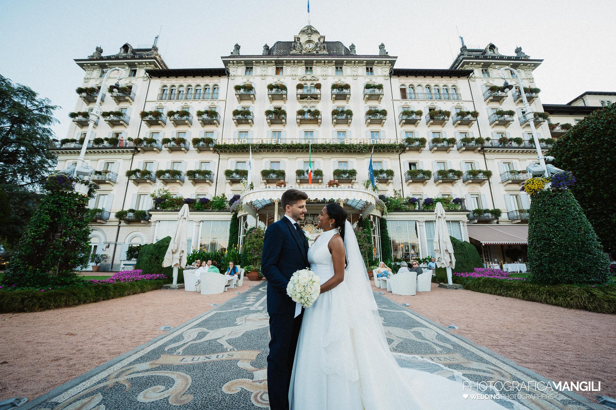 wedding photo grand hotel des iles borromees lake maggiore italy amanda davide 101