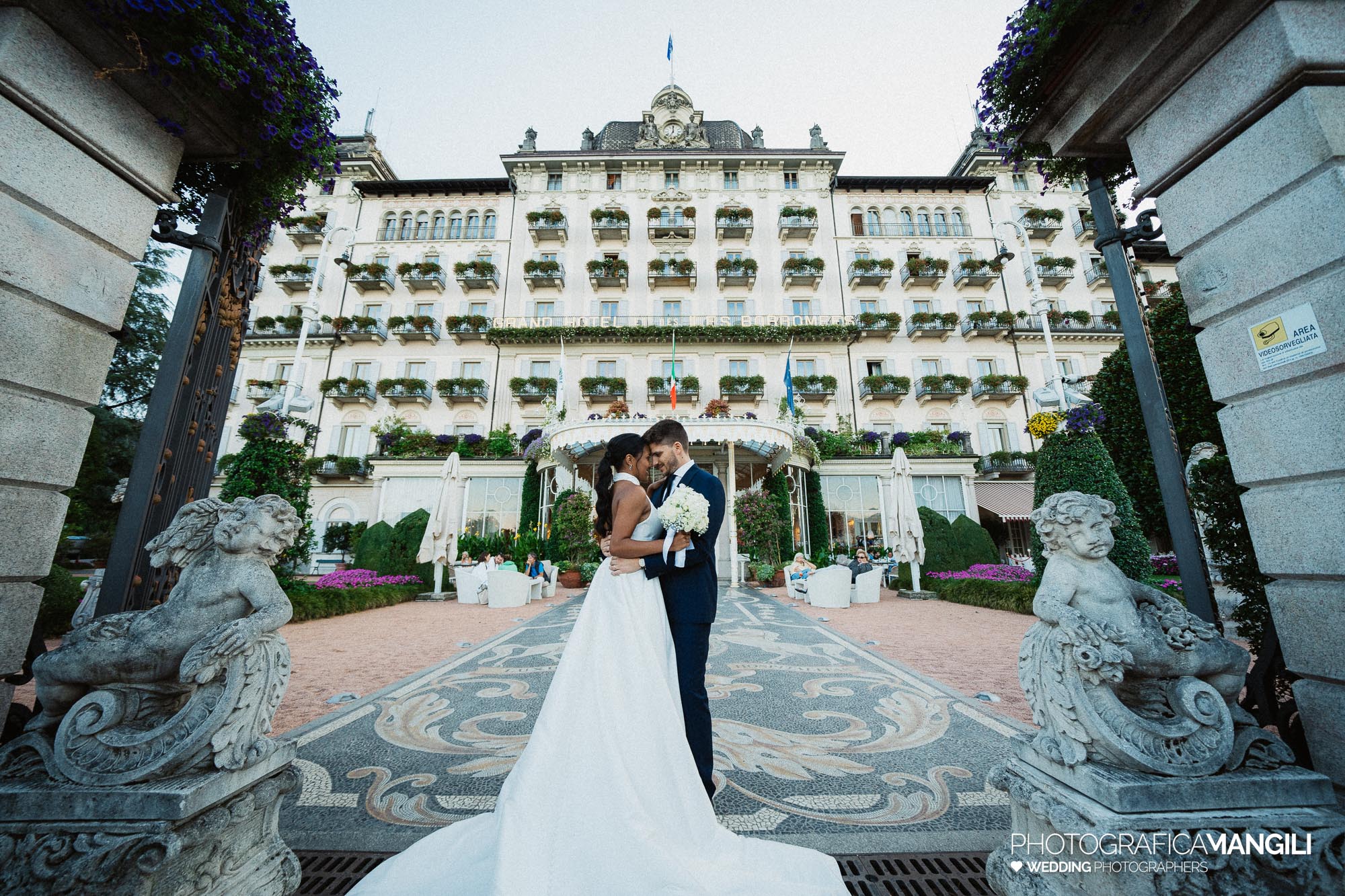 wedding photo grand hotel des iles borromees lake maggiore italy amanda davide 103