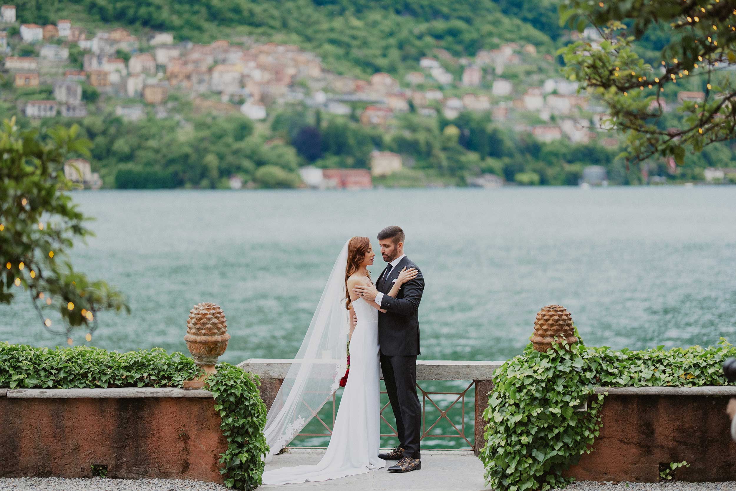 wedding photo villa regiona teodolinda lake como cover hannah jason