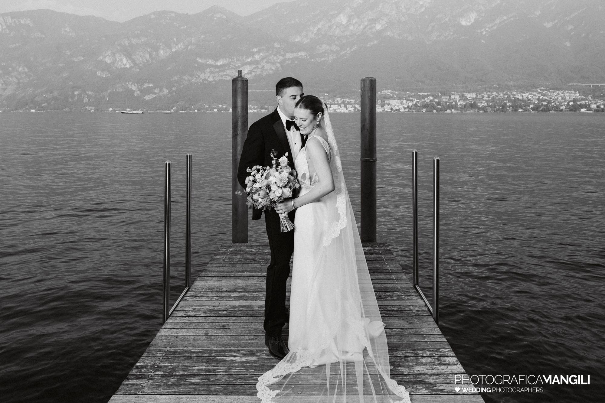 wedding photographeraura del lago lake como sophie neill 100