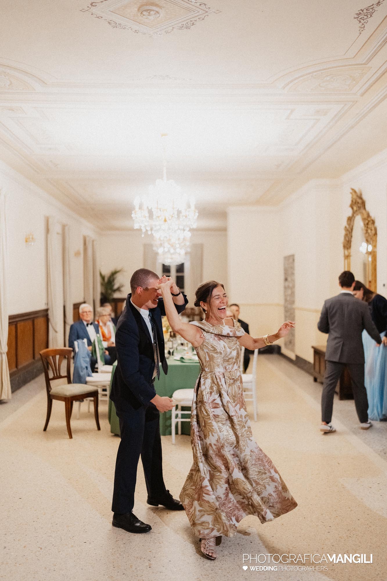 wedding photographeraura del lago lake como sophie neill 165