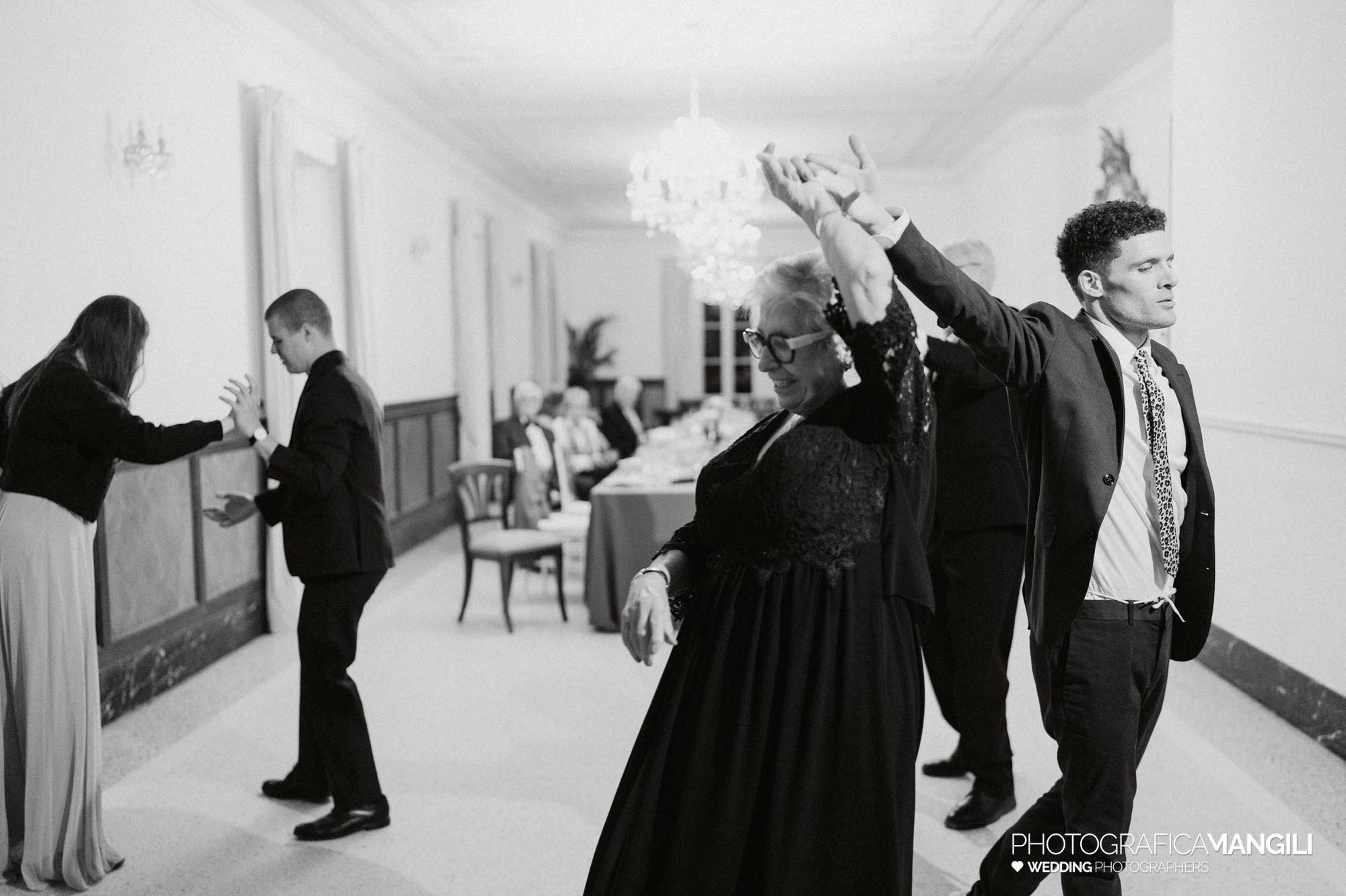 wedding photographeraura del lago lake como sophie neill 172