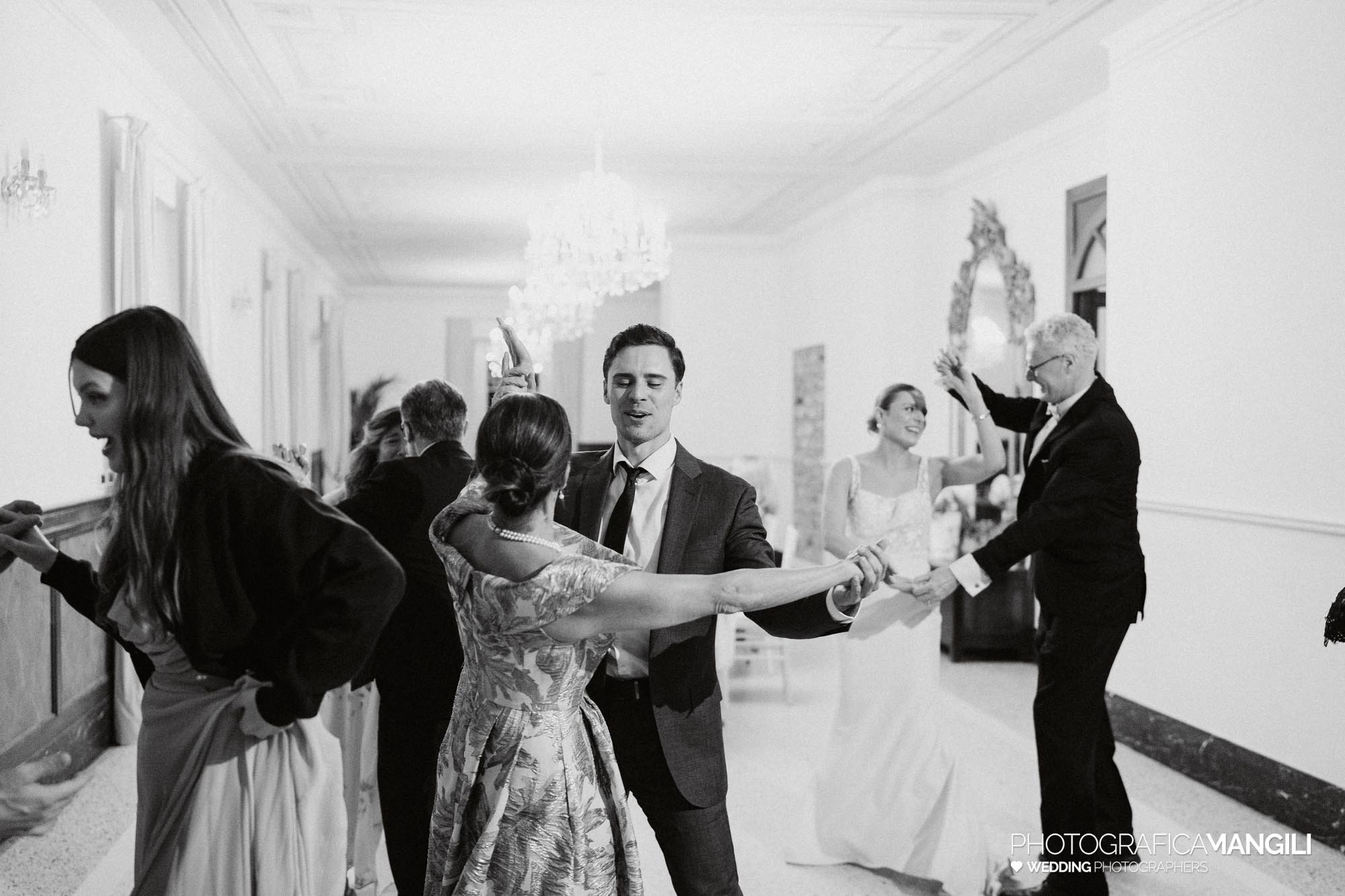 wedding photographeraura del lago lake como sophie neill 173