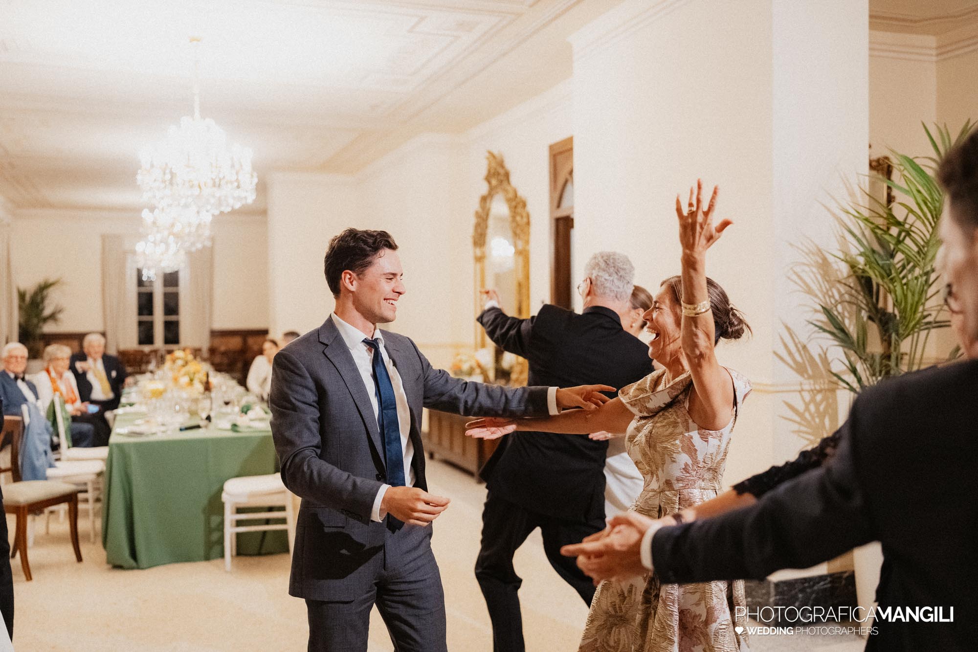 wedding photographeraura del lago lake como sophie neill 174