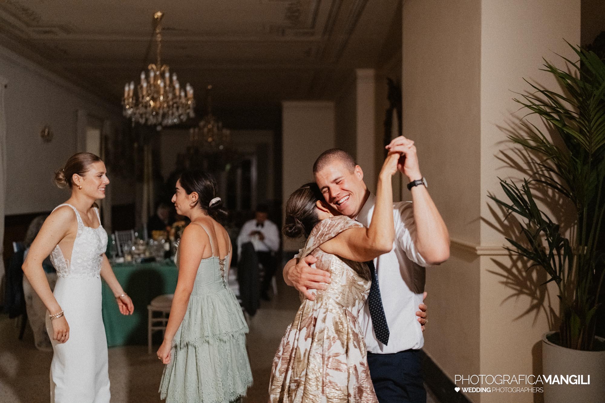 wedding photographeraura del lago lake como sophie neill 181