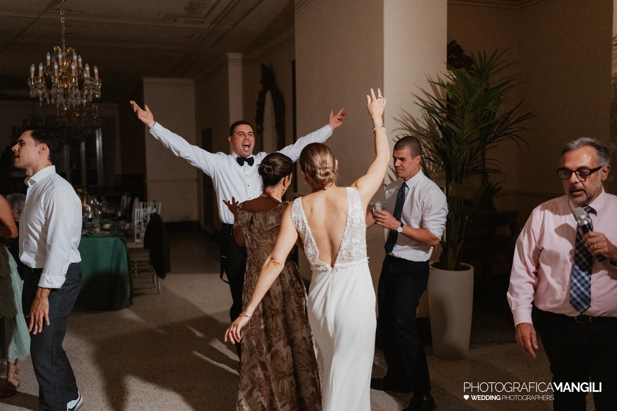 wedding photographeraura del lago lake como sophie neill 182